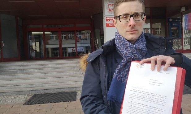 Katowice. Ponad 33 tys. podpisów w obronie prof. Budzyńskiej trafiło do rektora UŚ