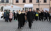 5. Polonez maturzystów z "Kopernika" na rynku w Żywcu - 2020