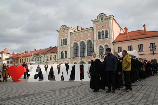 5. Polonez maturzystów z "Kopernika" na rynku w Żywcu - 2020