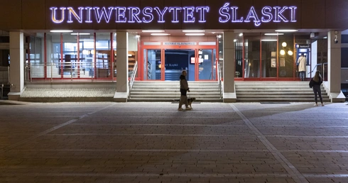 Katowice. Posiedzenie komisji dyscyplinarnej w sprawie prof. Budzyńskiej odroczone