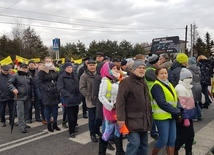 Imielin. Protest przeciwko eksploatacji prowadzonej przez PGG i kontrmanifestacja w obronie miejsc pracy 