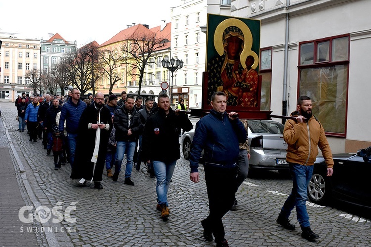 Lutowy męski różaniec