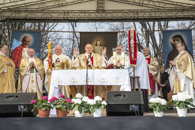 Plurimos annos. 70 lat kard. Kazimierza Nycza