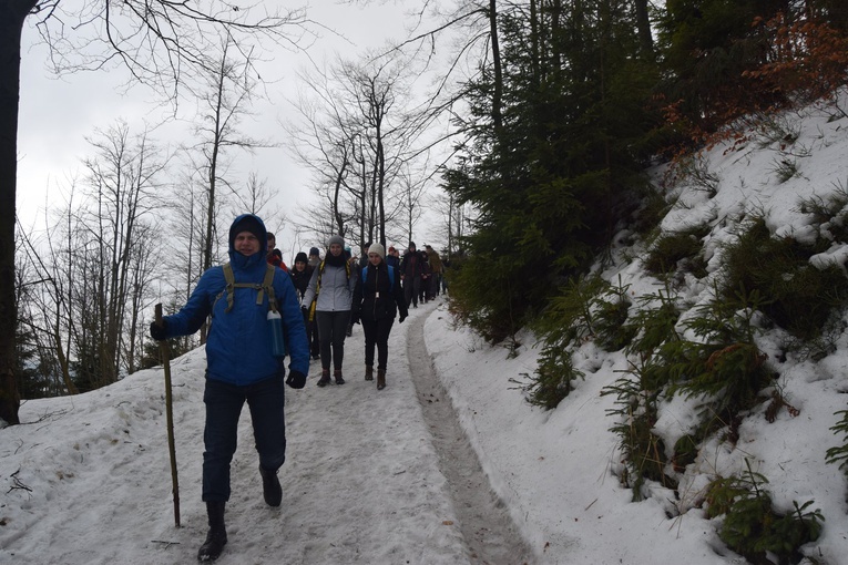 Towarzystwo Ciemnych Typów w górach 