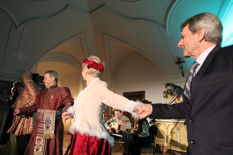 II Charytatywny Bal Karnawałowy u św. Jadwigi w Trzebnicy