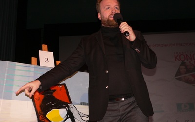 Koncert poprowadził znany aktor Bartłomiej Kasprzykowski.