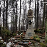 Profanacja kapliczki w Kozach i krzyża na Trzech Lipkach