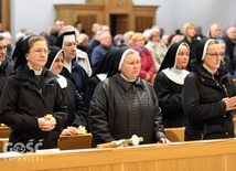 Reprezentanci i reprezentantki zgromadzeń działających w diecezji wzięli udział we Mszy św. z biskupem. 