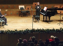 Lucyna Górska wykonała 5 pieśni op. 39 oraz „Bajeczki dziecięce”.