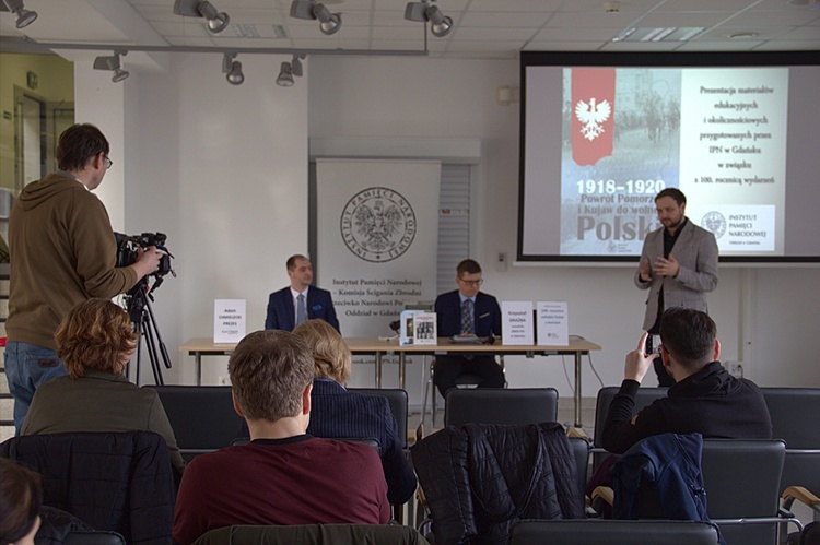 Gdański IPN na 100. rocznicę zaślubin Polski z morzem