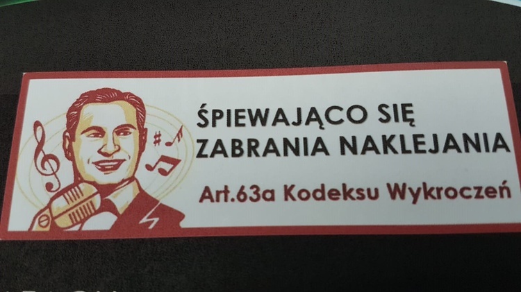 Sosnowiec. Zamiast reklam i ogłoszeń na słupach, nalepki z wizerunkami Jana Kiepury, Poli Negry czy Włodzimierza Mazura