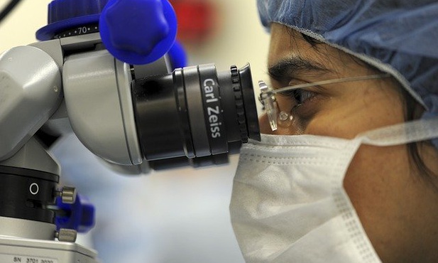 Chiny: Zmarł lekarz, który ostrzegał przed epidemią koronawirusa