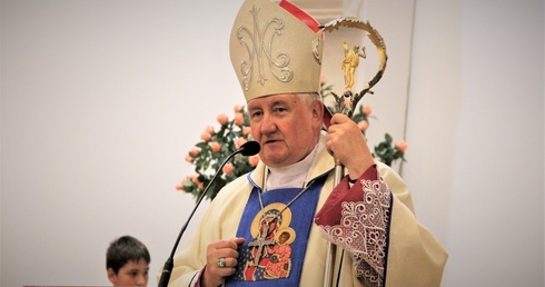 Plurimos annos. Bp Romuald Kamiński świętuje 65. urodziny