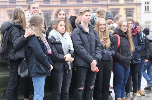 7. Polonez maturzystów z "Szybina" na cieszyńskim rynku - 2020