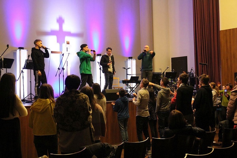 "Muode Koty" i Michał PAX Bukowski w Wilkowicach