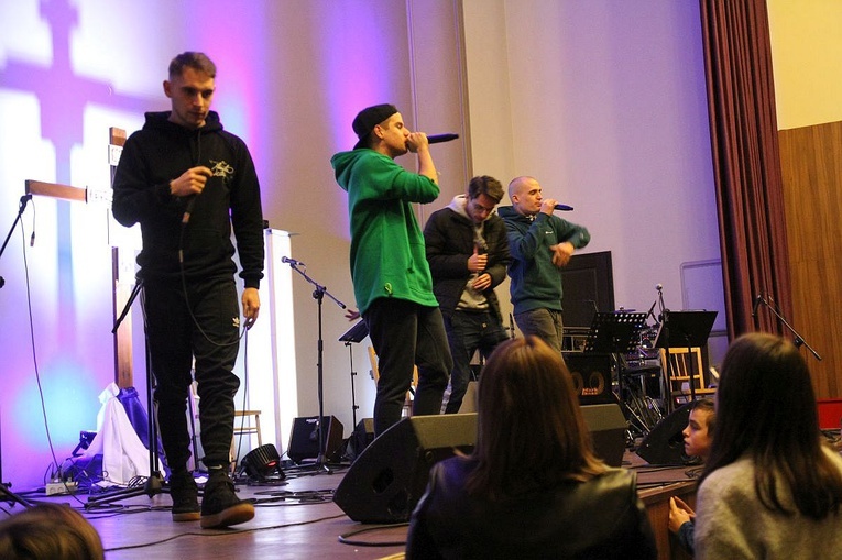 "Muode Koty" i Michał PAX Bukowski w Wilkowicach