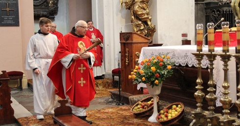 Owoce i kwiaty z niebieskich ogrodów. Odpust ku czci św. Doroty