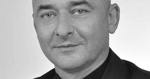 Ks. Jacek Bartecki miał 52 lata.