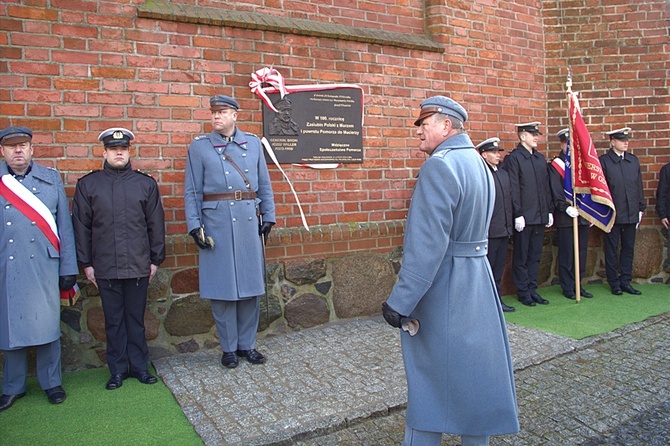 Prezydent RP odsłonił pamiątkowe tablice w Pucku cz. 1