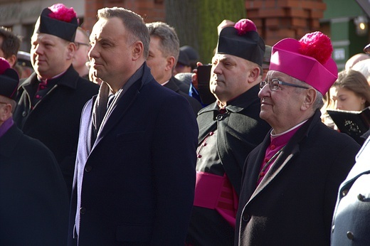 Prezydent RP odsłonił pamiątkowe tablice w Pucku cz. 1