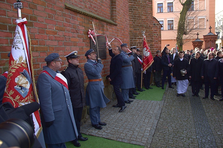 Prezydent RP odsłonił pamiątkowe tablice w Pucku cz. 1