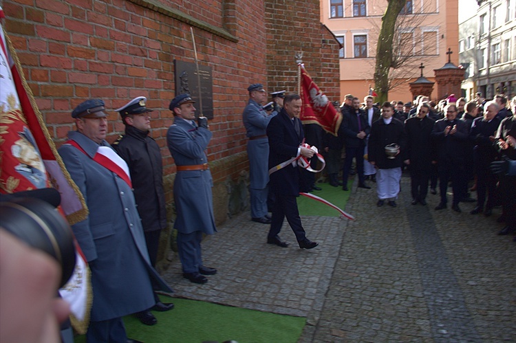 Prezydent RP odsłonił pamiątkowe tablice w Pucku cz. 1