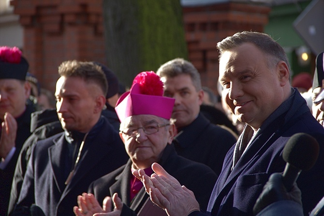 Prezydent RP odsłonił pamiątkowe tablice w Pucku cz. 1