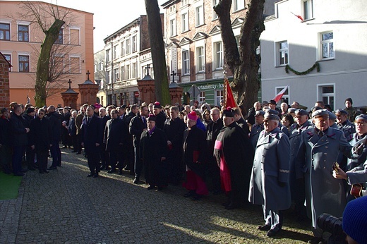 Prezydent RP odsłonił pamiątkowe tablice w Pucku cz. 1