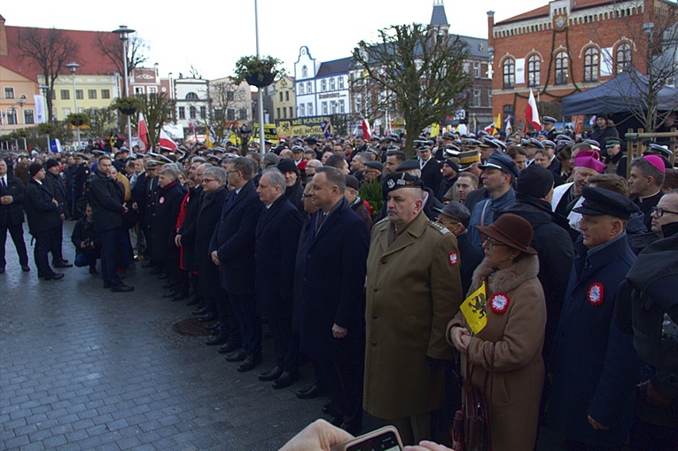 Prezydent RP odsłonił pamiątkowe tablice w Pucku cz. 1