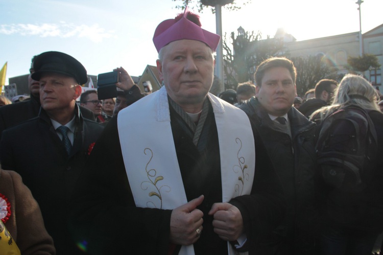 Prezydent RP odsłonił pamiątkowe tablice w Pucku cz. 2