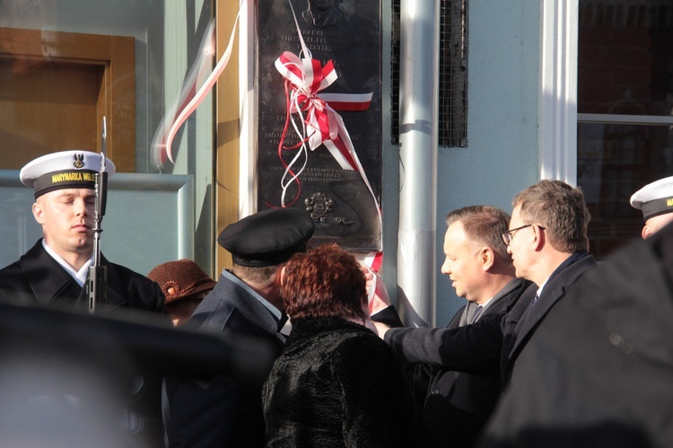 Prezydent RP odsłonił pamiątkowe tablice w Pucku cz. 2