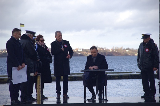 Prezydent Andrzej Duda w puckim porcie