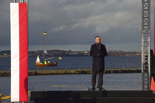 Prezydent Andrzej Duda w puckim porcie