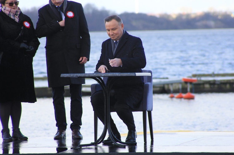 Prezydent Andrzej Duda w puckim porcie