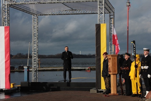 Prezydent Andrzej Duda w puckim porcie