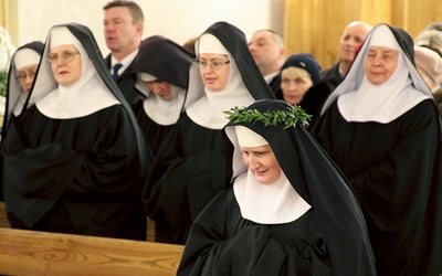 ▲	Siostra pochodzi z diecezji łowickiej. Podobna uroczystość w sierpeckim klasztorze miała miejsce 20 lat temu.