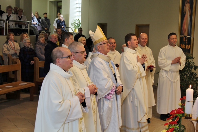 Rybnik - abp Skworc w szpitalu w Światowy Dzień Chorego