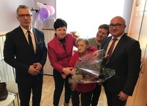 Chorzów. Okrągłe urodziny w Domu Pomocy Społecznej "Nadzieja". Pani Stefania skończyła 100 lat