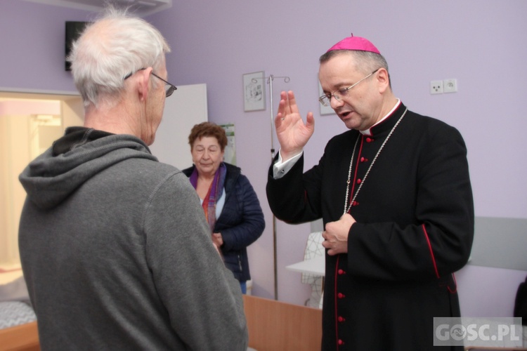 W Światowy Dzień Chorego bp Tadeusz Lityński odwiedził szpital w Torzymiu