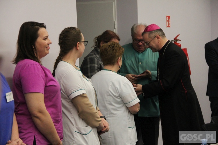 W Światowy Dzień Chorego bp Tadeusz Lityński odwiedził szpital w Torzymiu