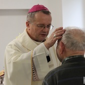 W Światowy Dzień Chorego bp Tadeusz Lityński odwiedził szpital w Torzymiu