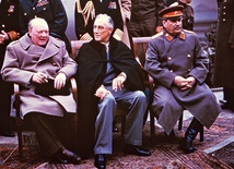 Premier Churchill, prezydent Roosevelt i marszałek Stalin po zakończeniu konferencji na Krymie.