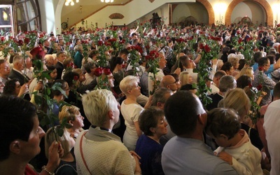 Nowy Sącz. Zakochani u św. Rity z różą i błogosławieństwem