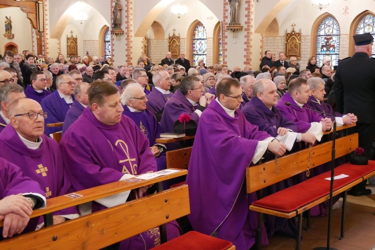 Pogrzeb śp. ks. kan. Franciszka Lisińskiego