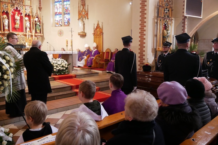 Pogrzeb śp. ks. kan. Franciszka Lisińskiego