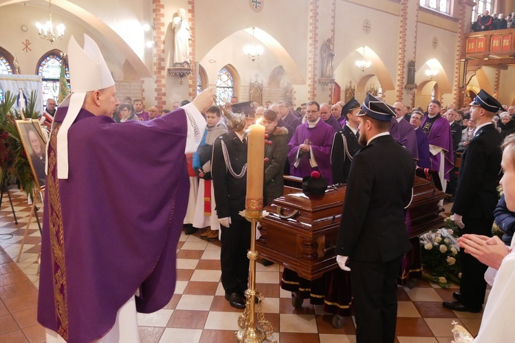 Pogrzeb śp. ks. kan. Franciszka Lisińskiego