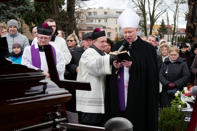 Pogrzeb śp. ks. kan. Franciszka Lisińskiego