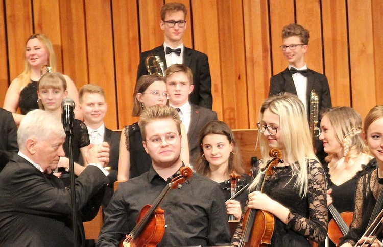 Orkiestra młodych bielskiej Szkoły Muzycznej dla Hospicjum św. Kamila - 2020