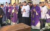 Ostatnie pożegnanie śp. ks. Marka Kuliga w Simoradzu