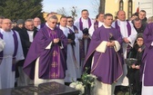 Ostatnie pożegnanie śp. ks. Marka Kuliga w Simoradzu